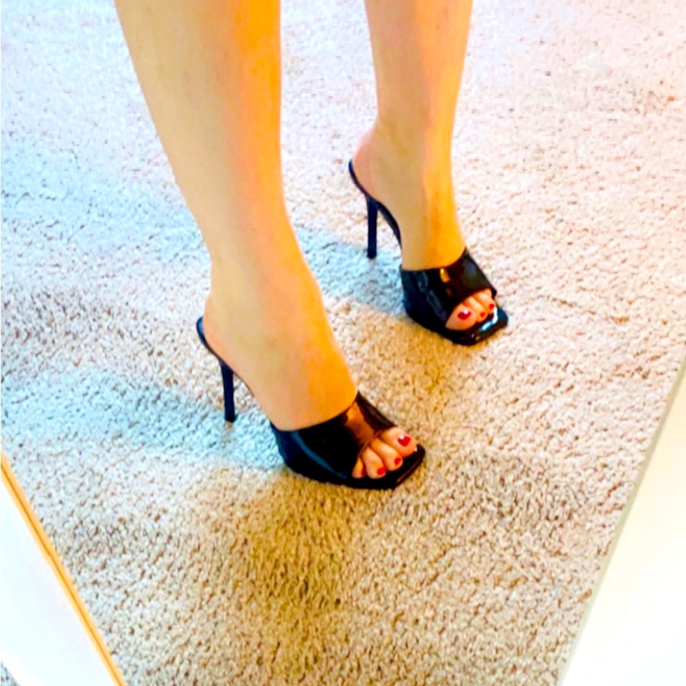 Steve Madden patent leather signal heels barely worn